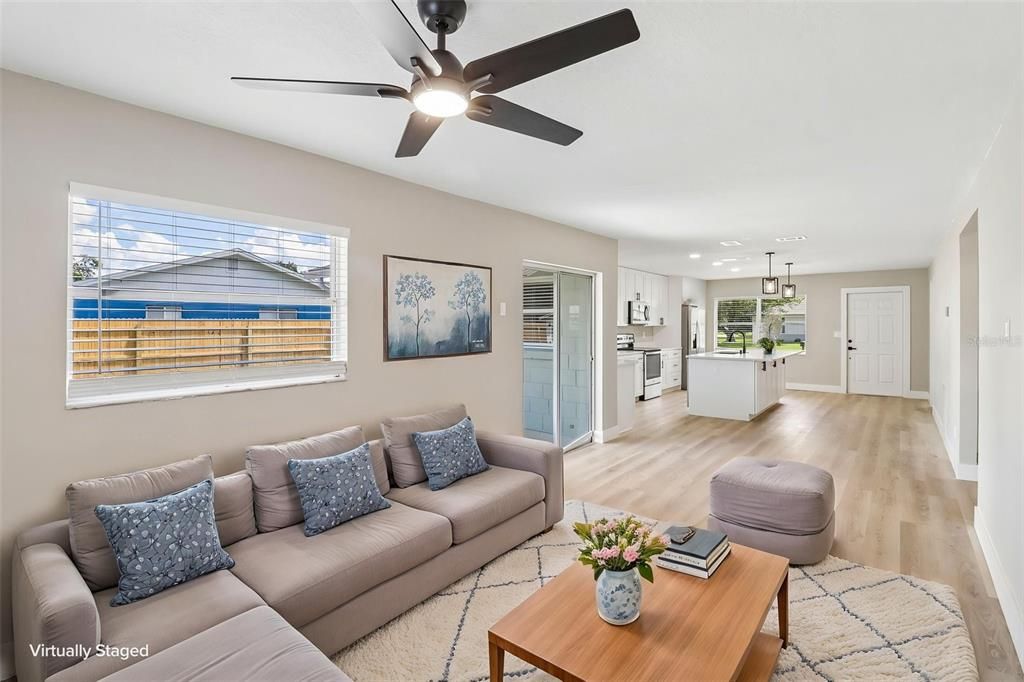 For Sale: $349,900 (3 beds, 2 baths, 1593 Square Feet)