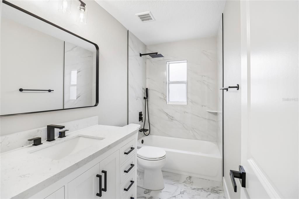 For Sale: $349,900 (3 beds, 2 baths, 1593 Square Feet)