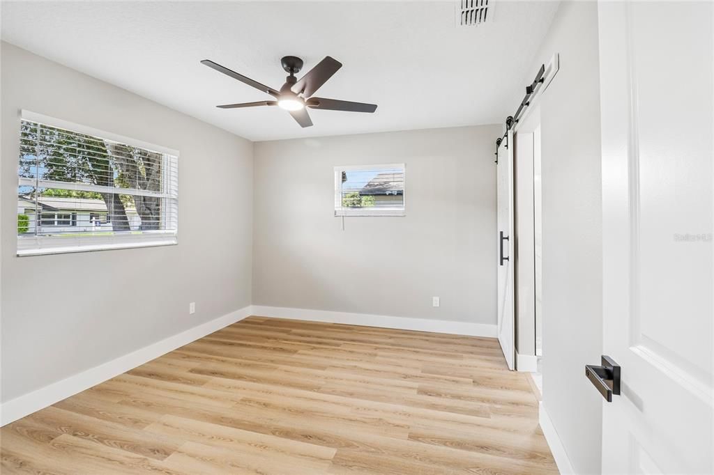 For Sale: $349,900 (3 beds, 2 baths, 1593 Square Feet)