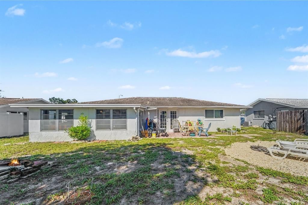 En Venta: $259,000 (2 camas, 2 baños, 1379 Pies cuadrados)