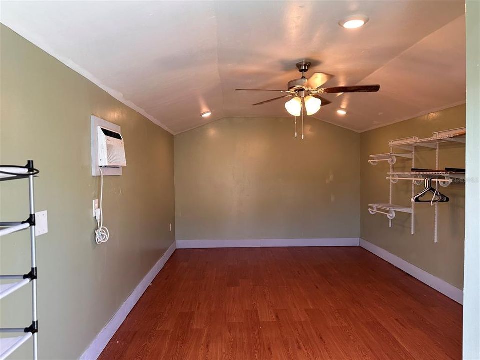 For Sale: $294,900 (4 beds, 2 baths, 1869 Square Feet)
