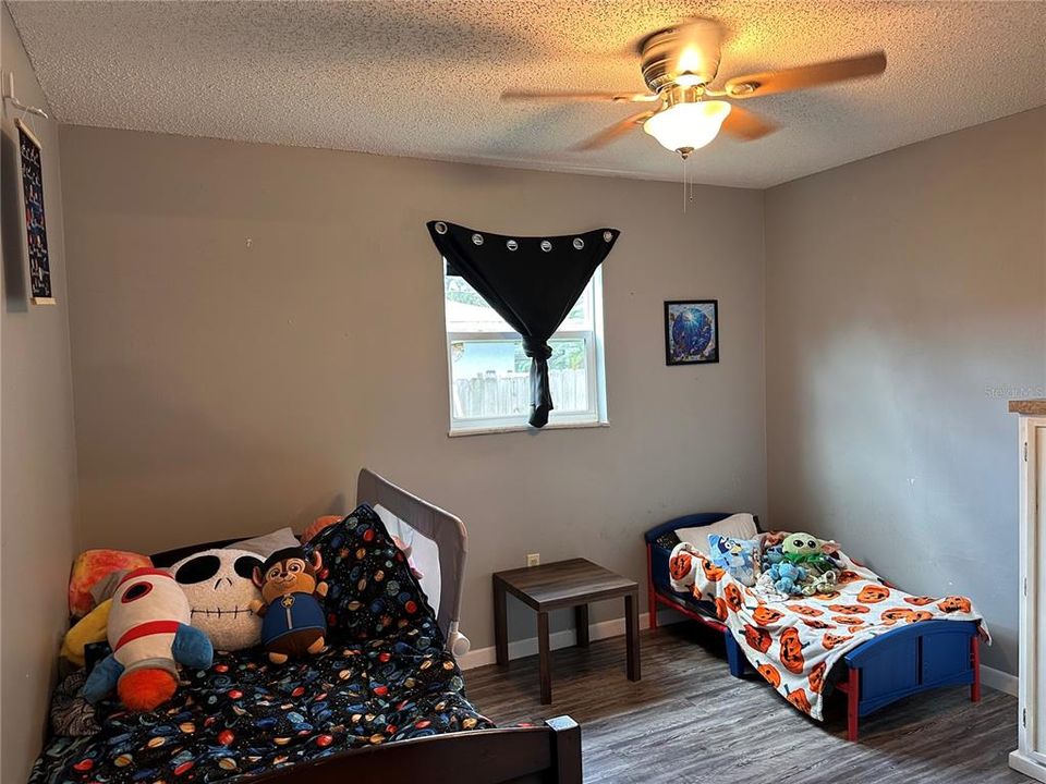 For Sale: $294,900 (4 beds, 2 baths, 1869 Square Feet)