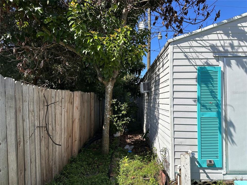 For Sale: $294,900 (4 beds, 2 baths, 1869 Square Feet)