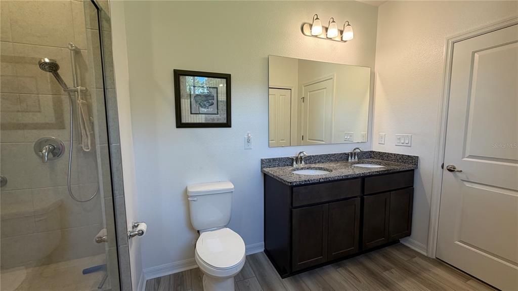 For Sale: $335,000 (3 beds, 2 baths, 1632 Square Feet)