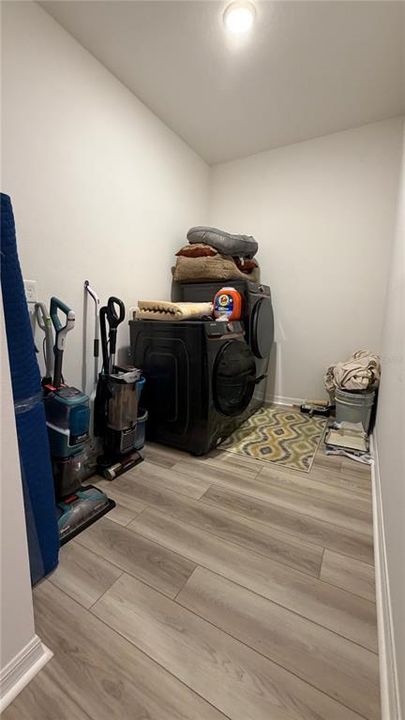 For Sale: $335,000 (3 beds, 2 baths, 1632 Square Feet)