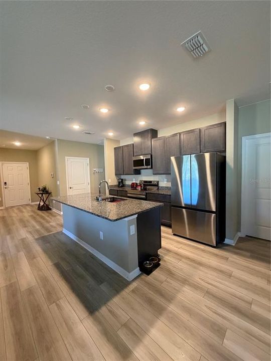 For Sale: $335,000 (3 beds, 2 baths, 1632 Square Feet)