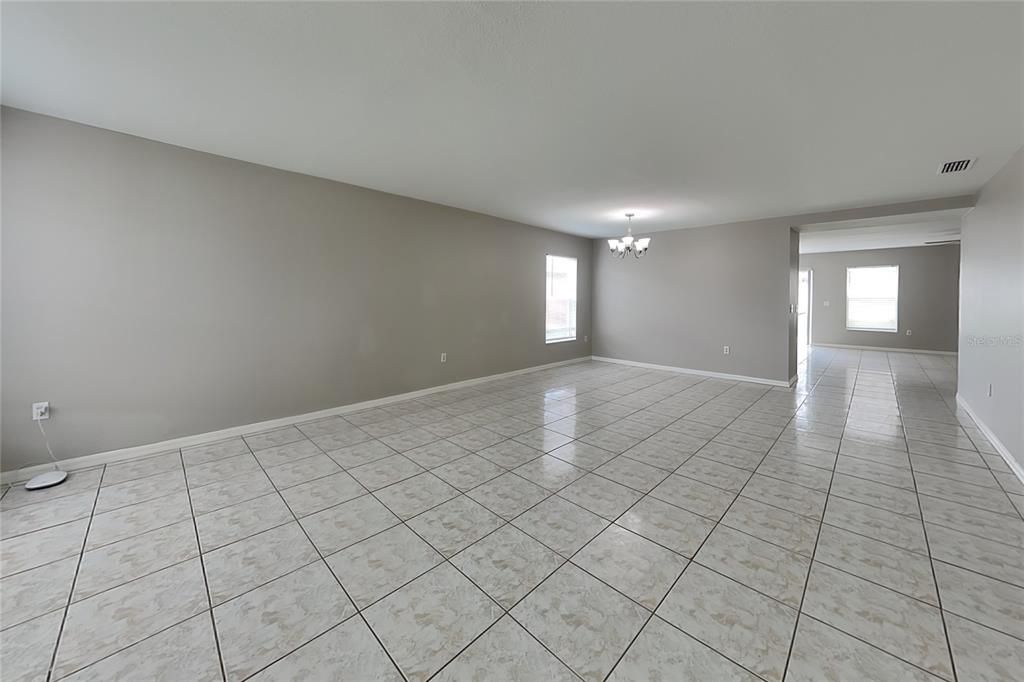 For Rent: $1,999 (3 beds, 2 baths, 1850 Square Feet)