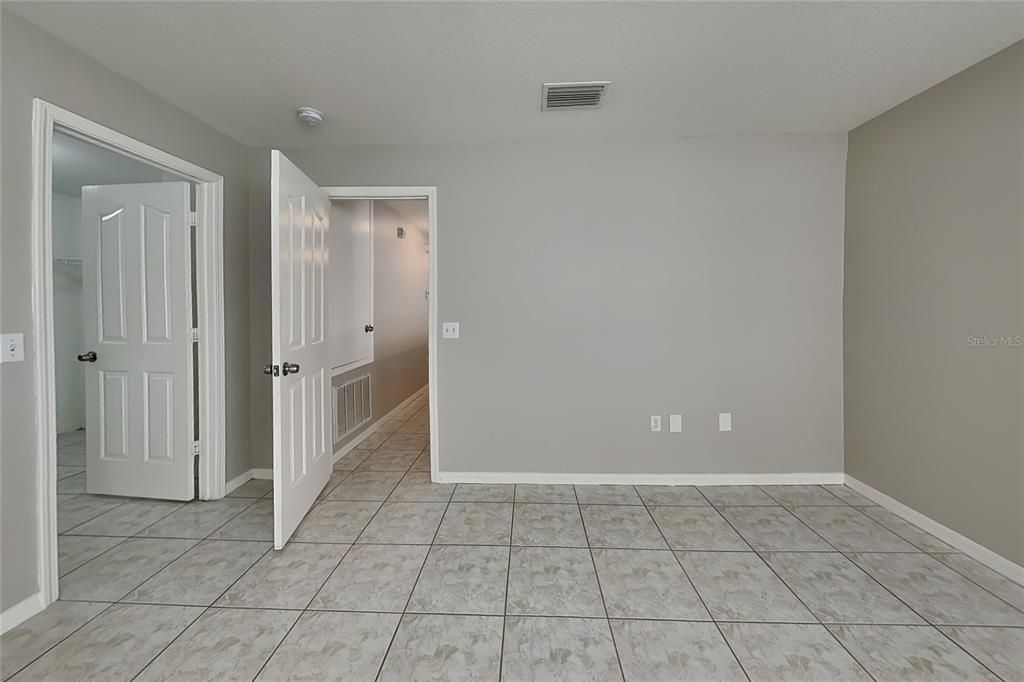 For Rent: $1,999 (3 beds, 2 baths, 1850 Square Feet)