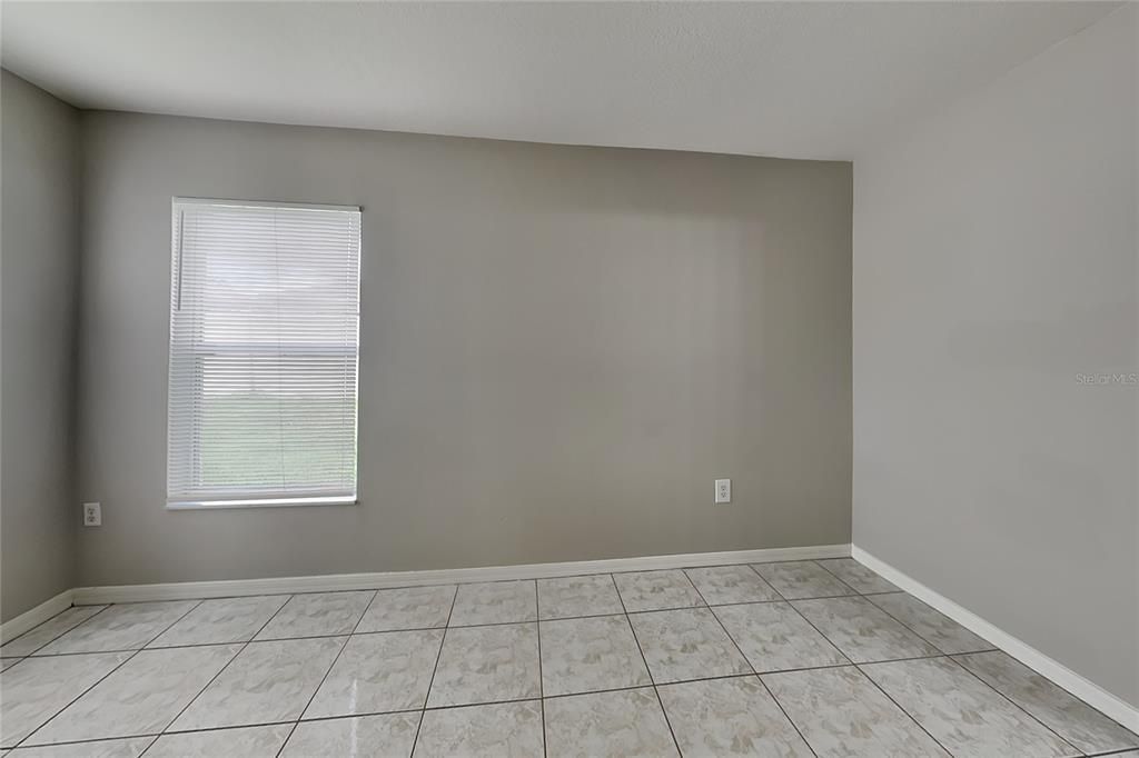For Rent: $1,999 (3 beds, 2 baths, 1850 Square Feet)