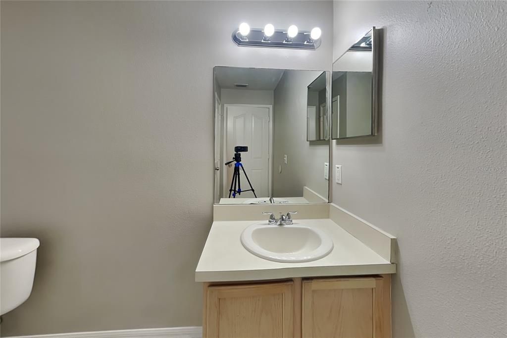 For Rent: $1,999 (3 beds, 2 baths, 1850 Square Feet)