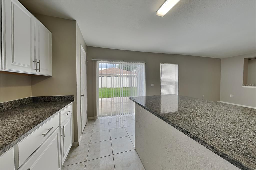 For Rent: $1,999 (3 beds, 2 baths, 1850 Square Feet)