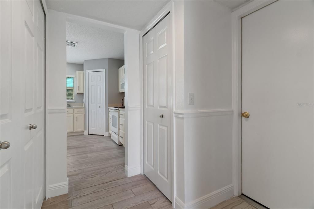 Activo con contrato: $349,900 (4 camas, 2 baños, 2348 Pies cuadrados)
