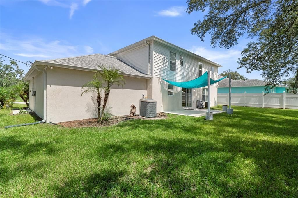 Activo con contrato: $349,900 (4 camas, 2 baños, 2348 Pies cuadrados)