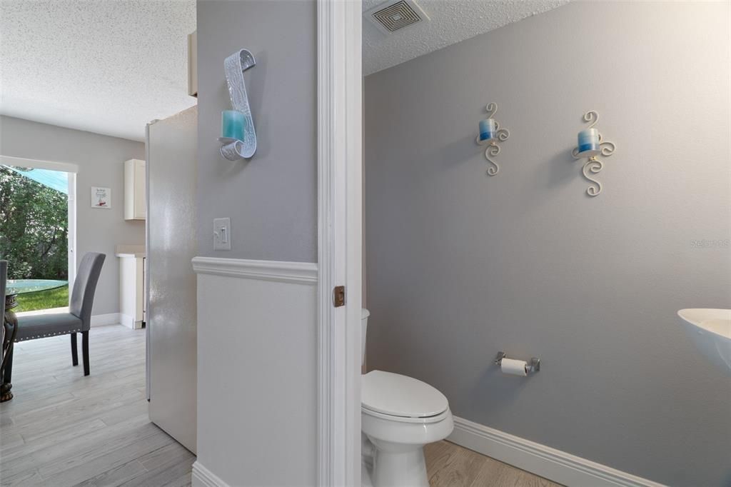 Activo con contrato: $349,900 (4 camas, 2 baños, 2348 Pies cuadrados)
