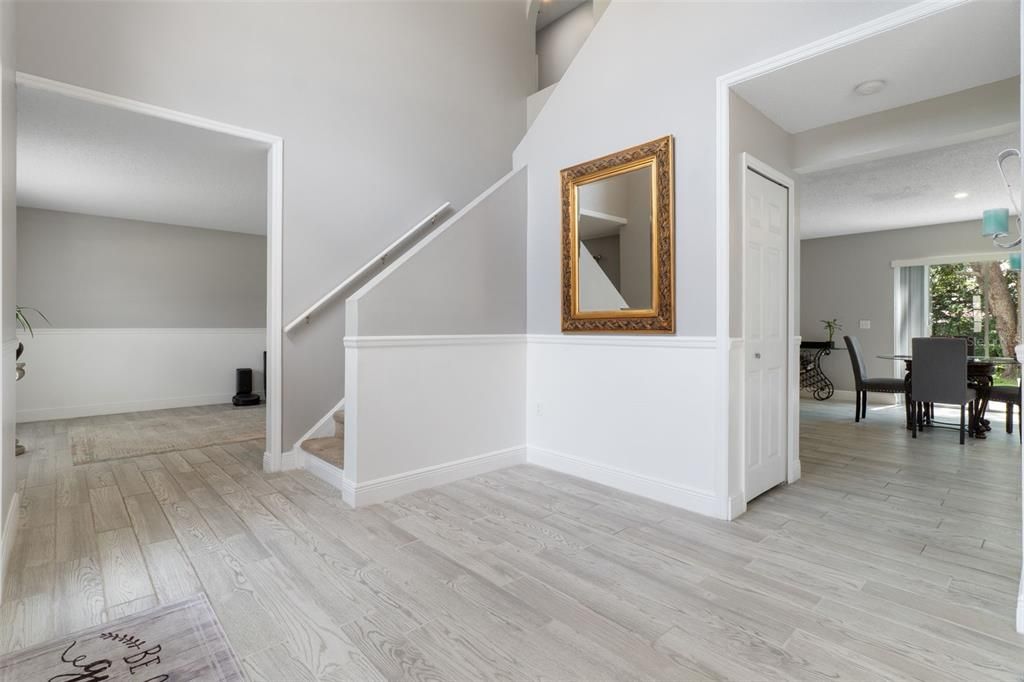 Activo con contrato: $349,900 (4 camas, 2 baños, 2348 Pies cuadrados)
