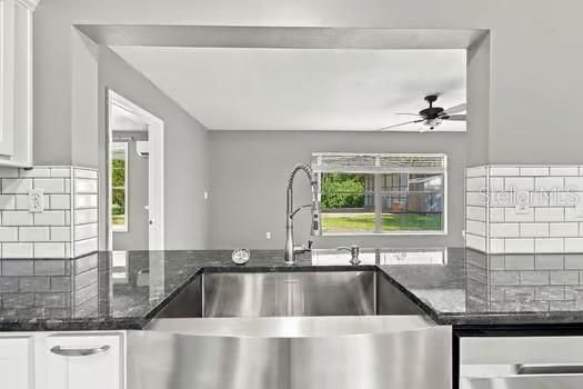 На продажу: $394,900 (4 спален, 2 ванн, 2295 Квадратных фут)