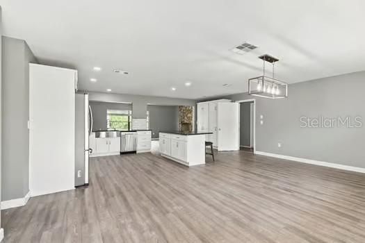 На продажу: $394,900 (4 спален, 2 ванн, 2295 Квадратных фут)