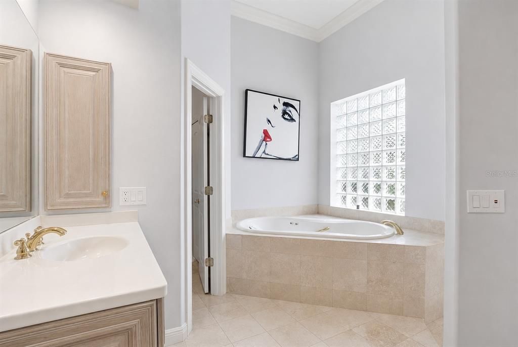 En Venta: $1,590,000 (3 camas, 3 baños, 3565 Pies cuadrados)
