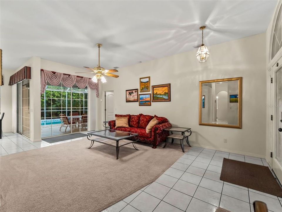 En Venta: $474,900 (3 camas, 2 baños, 2272 Pies cuadrados)