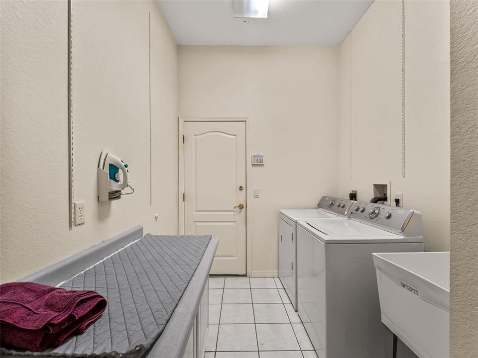 En Venta: $474,900 (3 camas, 2 baños, 2272 Pies cuadrados)