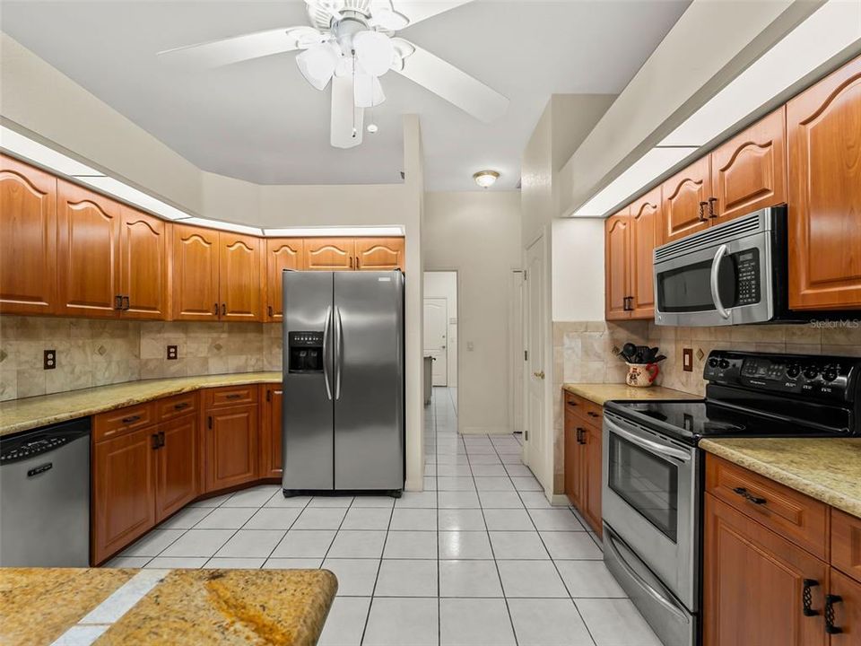 En Venta: $474,900 (3 camas, 2 baños, 2272 Pies cuadrados)