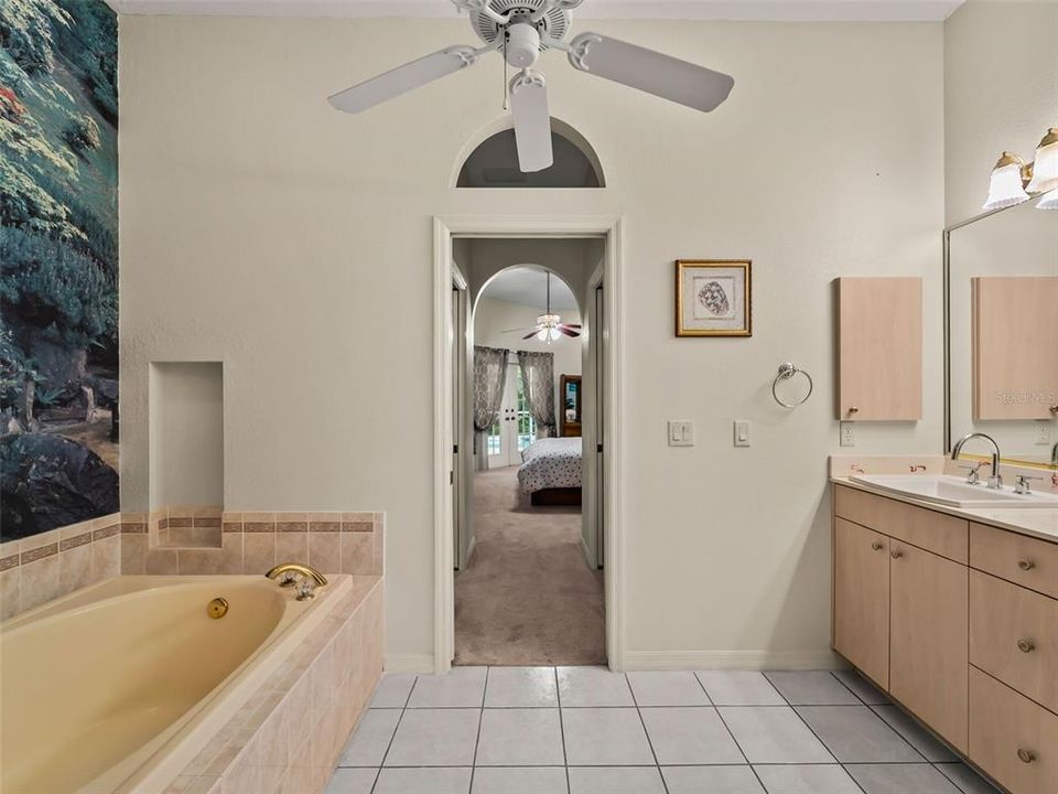 En Venta: $474,900 (3 camas, 2 baños, 2272 Pies cuadrados)