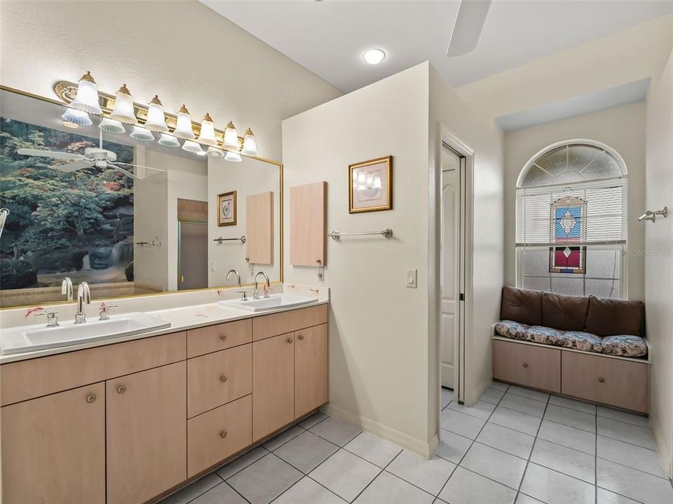 En Venta: $474,900 (3 camas, 2 baños, 2272 Pies cuadrados)
