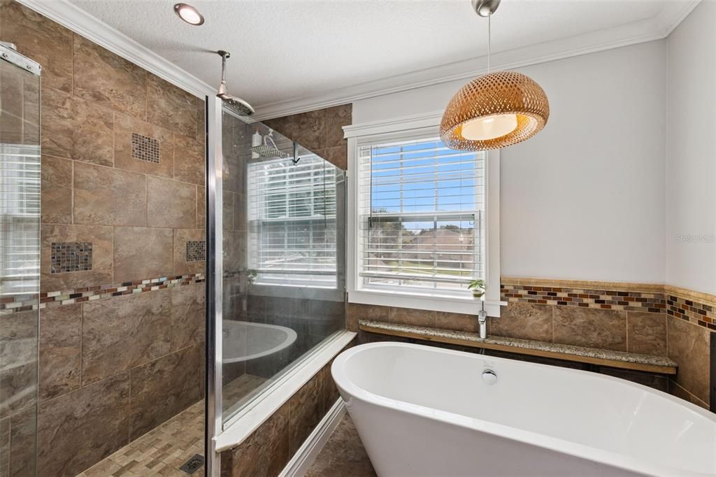 For Rent: $3,300 (4 beds, 2 baths, 2399 Square Feet)