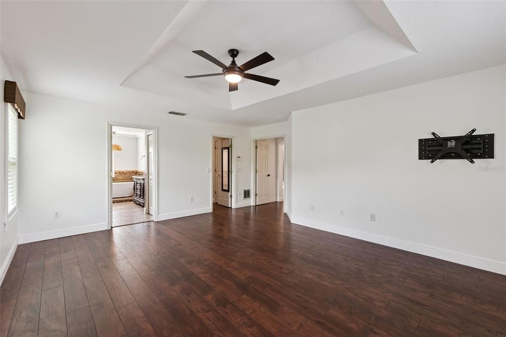 For Rent: $3,300 (4 beds, 2 baths, 2399 Square Feet)