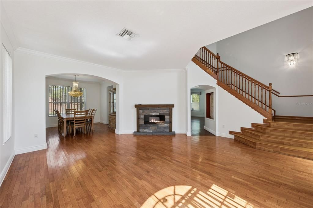 For Rent: $3,300 (4 beds, 2 baths, 2399 Square Feet)