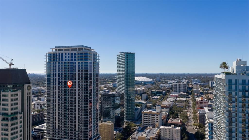 For Rent: $12,900 (2 beds, 3 baths, 1935 Square Feet)