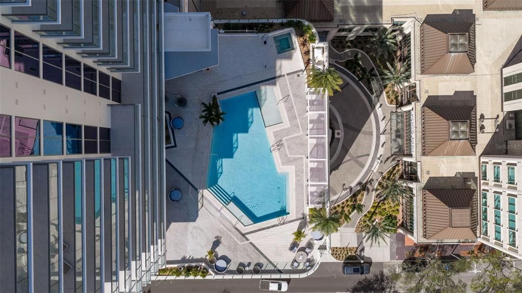 For Rent: $12,900 (2 beds, 3 baths, 1935 Square Feet)