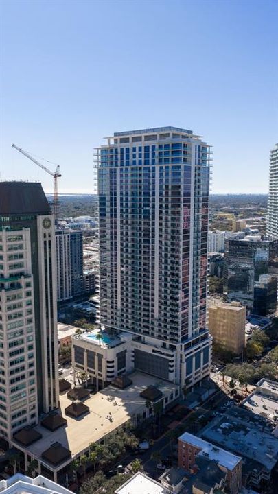 For Rent: $12,900 (2 beds, 3 baths, 1935 Square Feet)