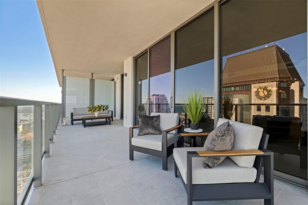 For Rent: $12,900 (2 beds, 3 baths, 1935 Square Feet)