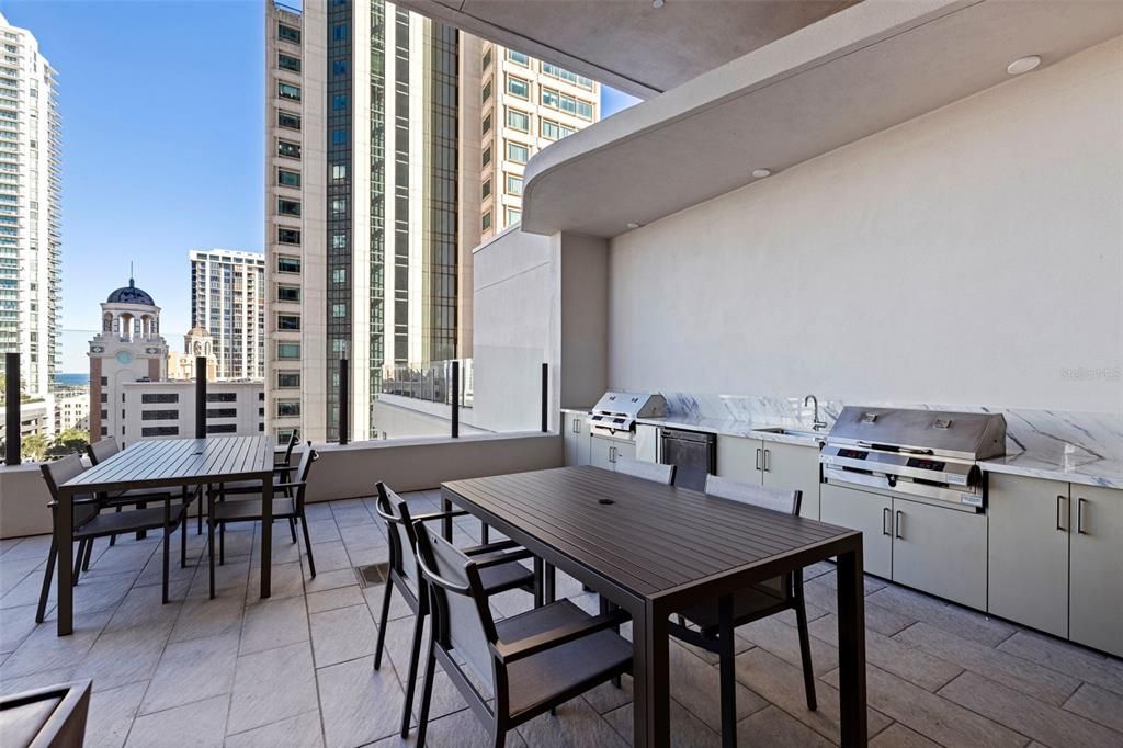 For Rent: $12,900 (2 beds, 3 baths, 1935 Square Feet)