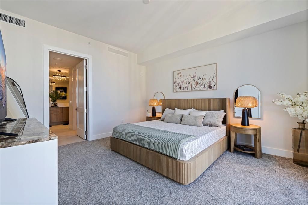 For Rent: $12,900 (2 beds, 3 baths, 1935 Square Feet)