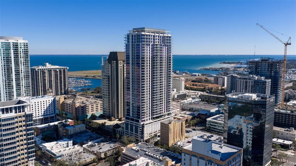 For Rent: $12,900 (2 beds, 3 baths, 1935 Square Feet)
