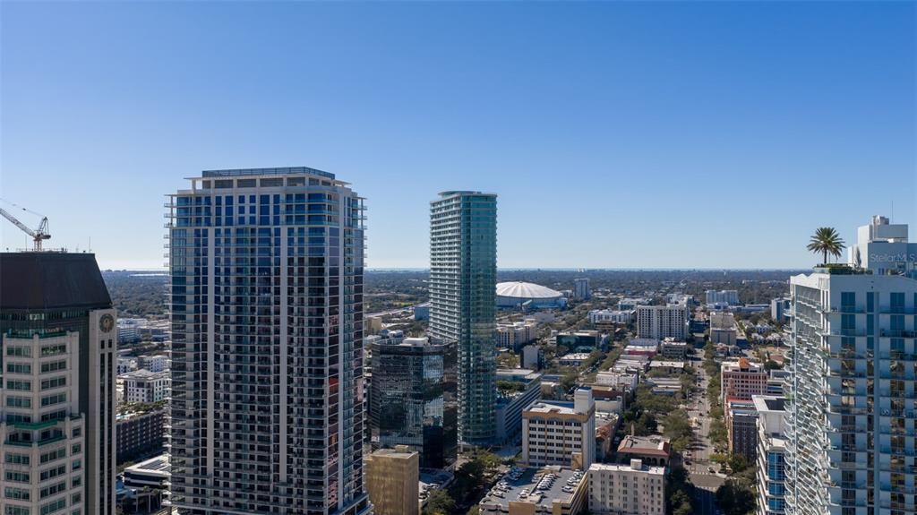 For Rent: $12,900 (2 beds, 3 baths, 1935 Square Feet)