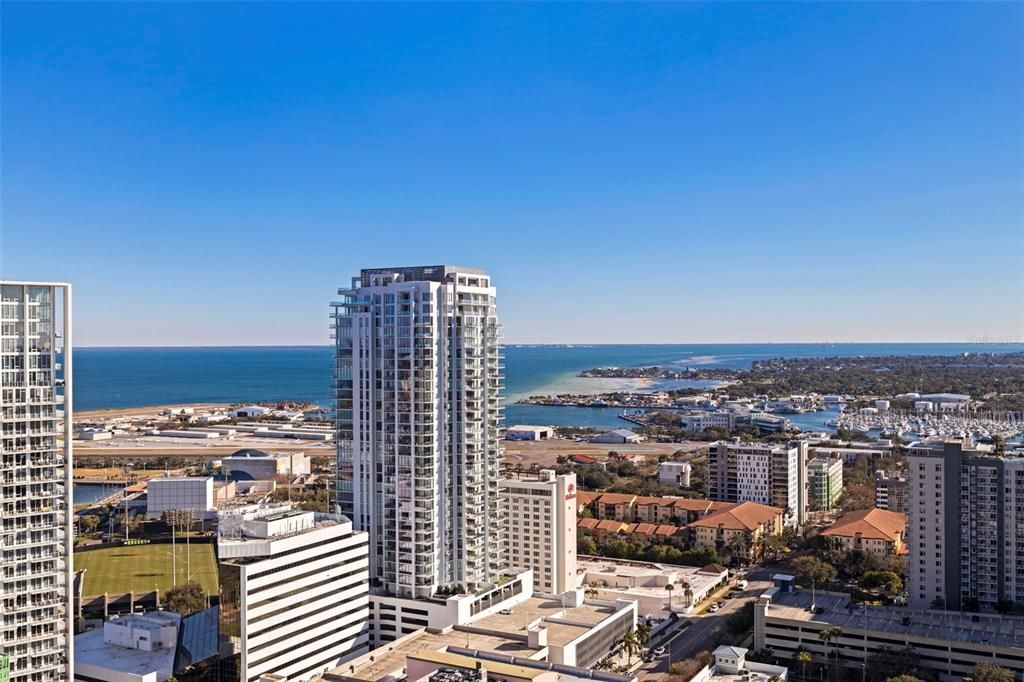 For Rent: $12,900 (2 beds, 3 baths, 1935 Square Feet)