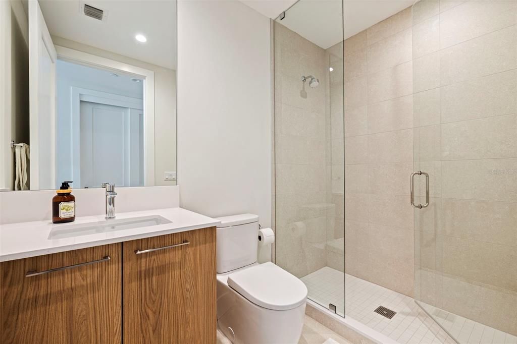 For Rent: $12,900 (2 beds, 3 baths, 1935 Square Feet)