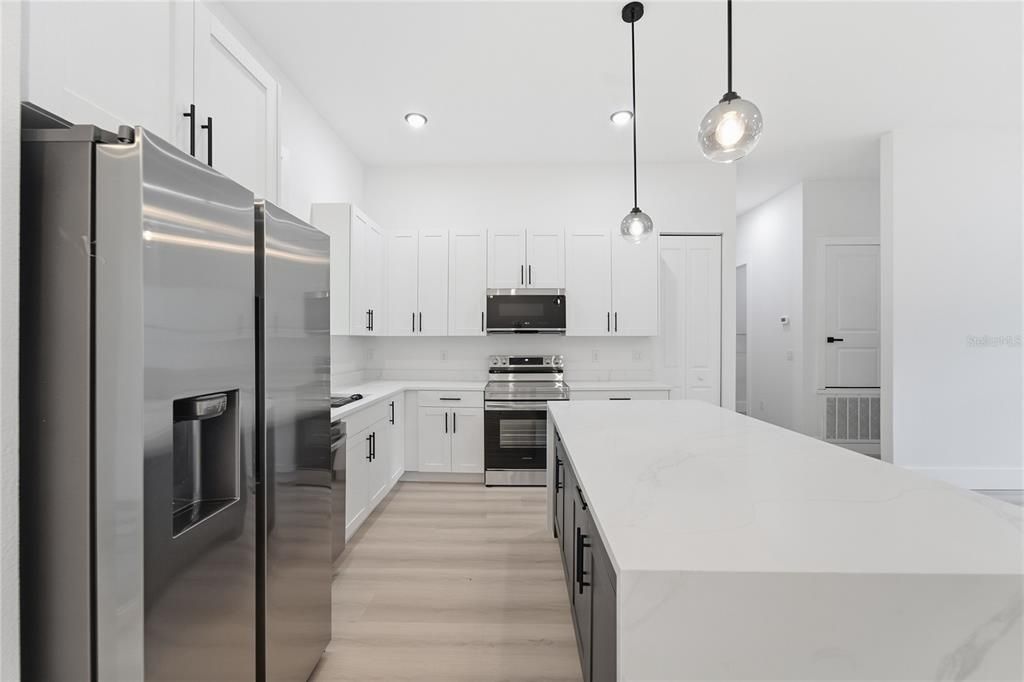 For Sale: $419,890 (4 beds, 3 baths, 1982 Square Feet)