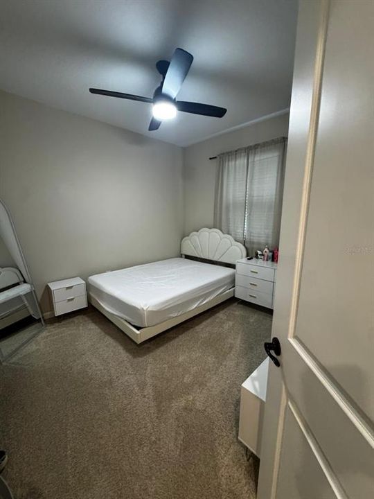 En Venta: $350,000 (4 camas, 2 baños, 1928 Pies cuadrados)