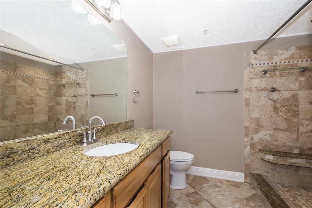 For Rent: $1,400 (1 beds, 1 baths, 790 Square Feet)