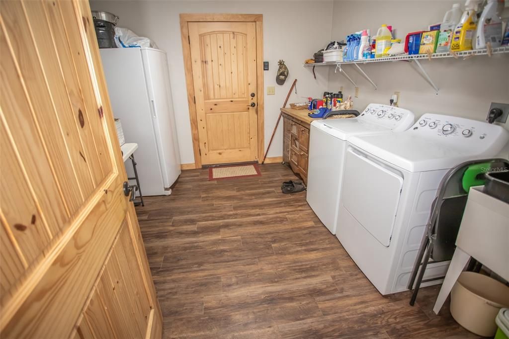 На продажу: $549,900 (3 спален, 2 ванн, 2004 Квадратных фут)