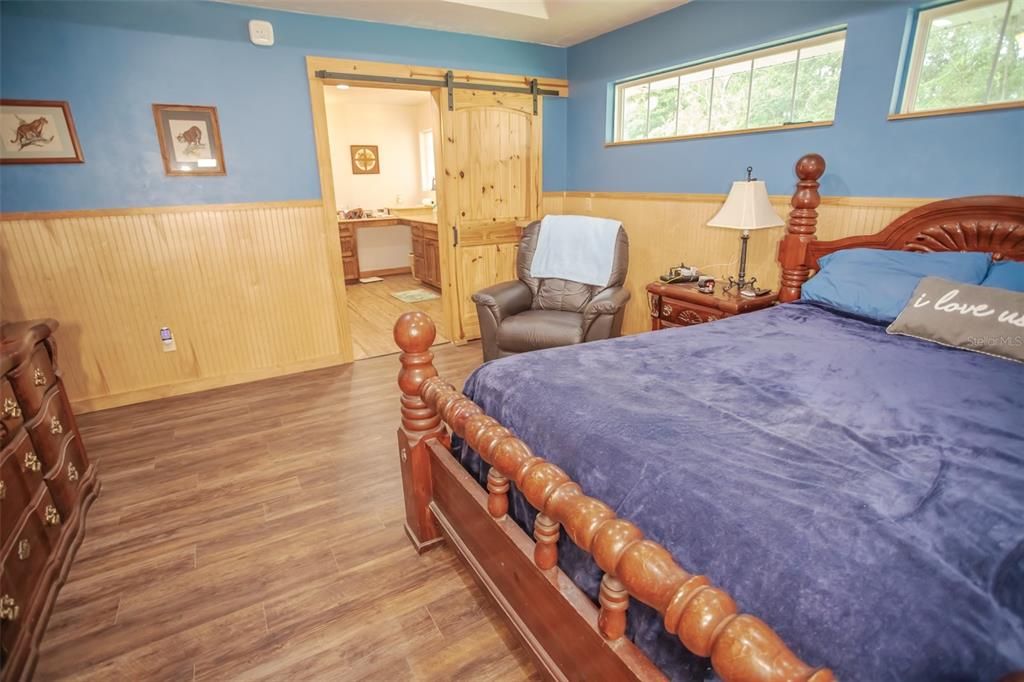 На продажу: $549,900 (3 спален, 2 ванн, 2004 Квадратных фут)