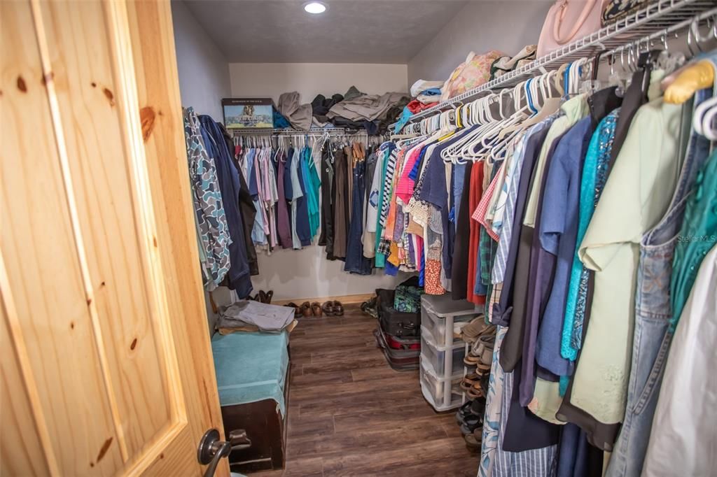 На продажу: $549,900 (3 спален, 2 ванн, 2004 Квадратных фут)