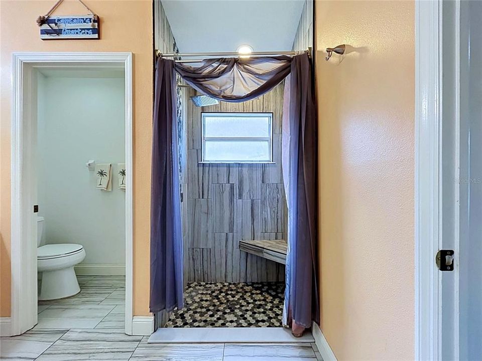 For Sale: $320,000 (2 beds, 2 baths, 1663 Square Feet)