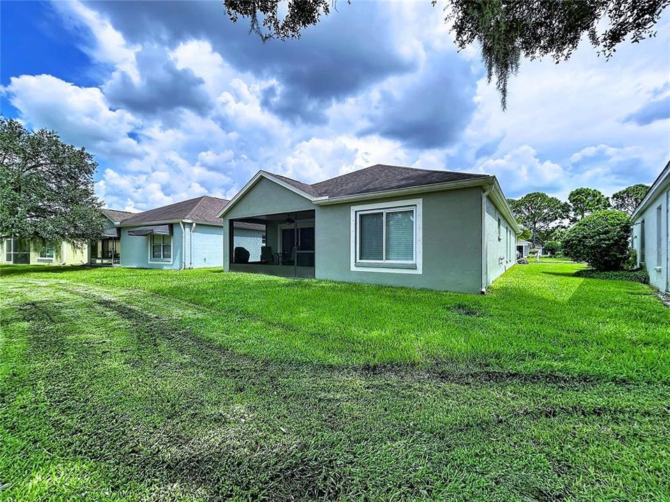 For Sale: $320,000 (2 beds, 2 baths, 1663 Square Feet)