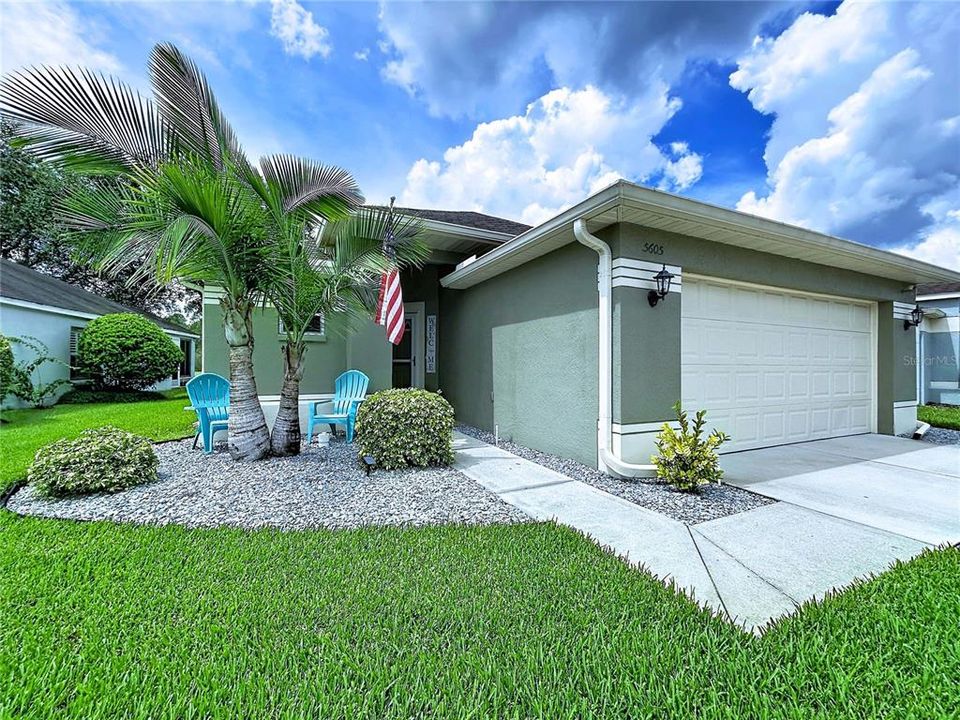 For Sale: $320,000 (2 beds, 2 baths, 1663 Square Feet)
