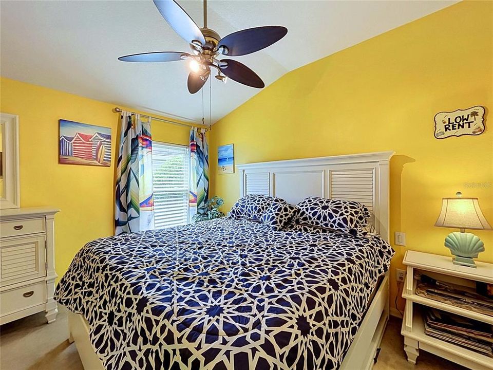 For Sale: $320,000 (2 beds, 2 baths, 1663 Square Feet)